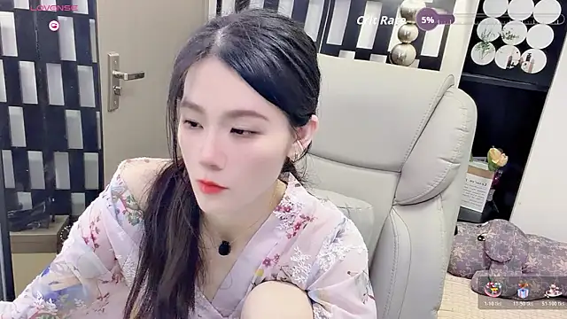 Snapshot of Yueyue-MM chatting on June 7, 2026, 1:04 pm Yueyue-MM online show from June 7, 2026, 1:04 pm