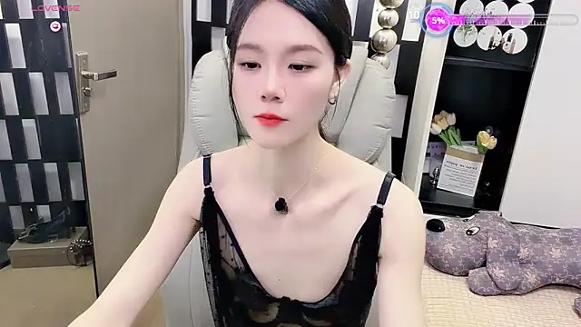 Snapshot of Yueyue-MM chatting on June 15, 2026, 3:03 pm Yueyue-MM online show from June 15, 2026, 3:03 pm
