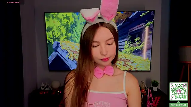 ElfredaTupy online show from October 29, 2025, 6:04 am