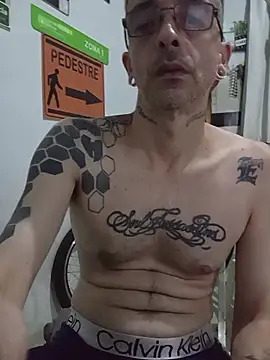 dinho carioca online show from April 15, 2026, 7:58 pm