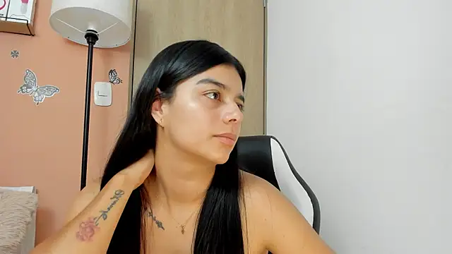 valerihouse online show from February 13, 2025, 8:55 pm