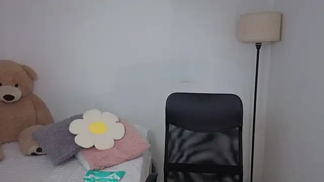 valerihouse online show from November 13, 2025, 11:58 pm