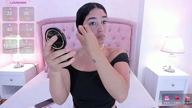 Snapshot of Scarlett_12 chatting on September 22, 2025, 3:25 pm Scarlett 12 online show from September 22, 2025, 3:25 pm