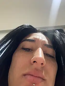 Snapshot of Scarlett_12 chatting on October 3, 2025, 11:18 am Scarlett 12 online show from October 3, 2025, 11:18 am