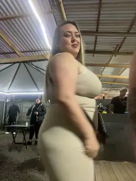 bruna438 online show from September 28, 2025, 3:12 am