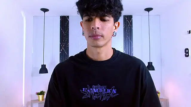 Franvill Trato online show from November 3, 2025, 7:48 pm