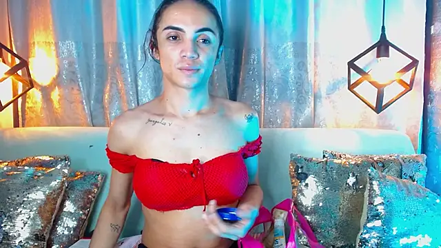 Cristal Gem1 online show from February 22, 2026, 4:35 am