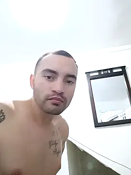 Snapshot of este_juan chatting on October 18, 2025, 3:20 am este juan online show from October 18, 2025, 3:20 am