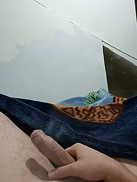 Snapshot of este_juan chatting on October 21, 2025, 3:29 am este juan online show from October 21, 2025, 3:29 am