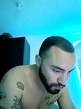 Snapshot of este_juan chatting on April 8, 2026, 12:43 am este juan online show from April 8, 2026, 12:43 am