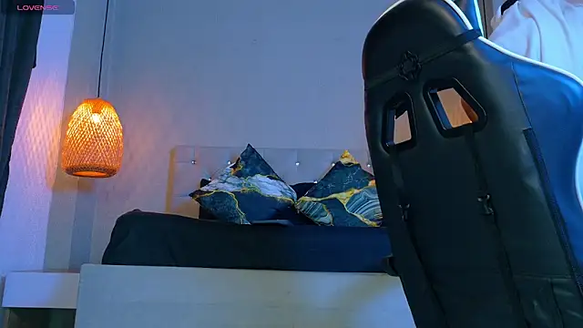 Thaiel Fosteer online show from February 27, 2026, 7:08 am