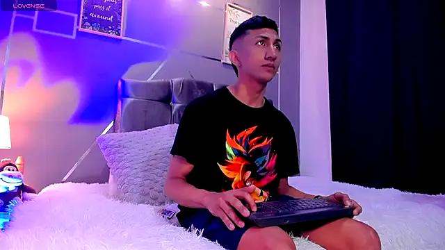 oliver mr  online show from September 18, 2025, 2:08 pm