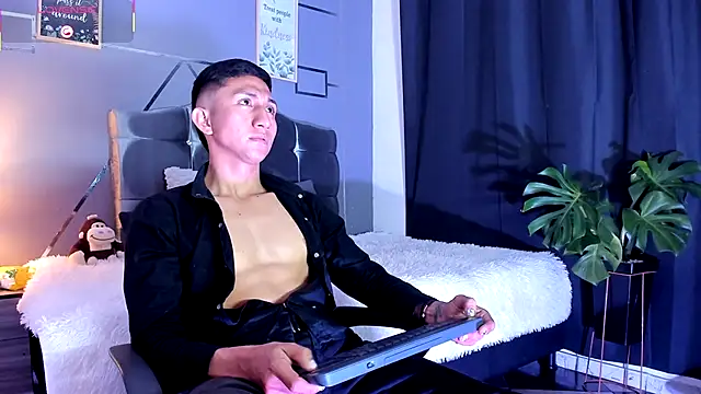 oliver mr  online show from October 3, 2025, 8:06 pm