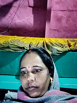 Pooja750 online show from November 7, 2025, 1:05 am