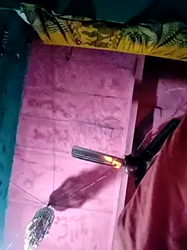 Pooja750 online show from November 11, 2025, 6:19 pm