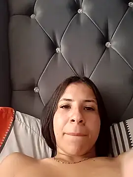 Liagni0 online show from November 5, 2025, 3:23 pm