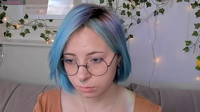 Penny Stanley online show from September 19, 2025, 2:35 am