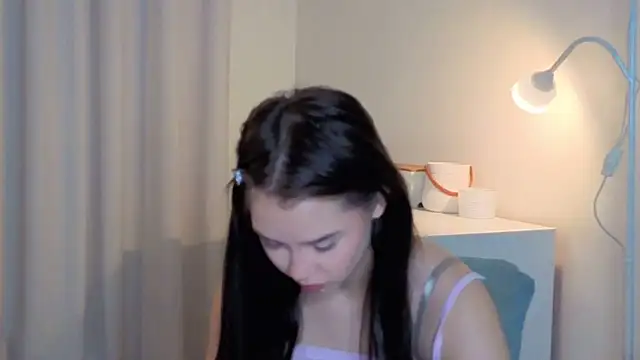 slyshypie online show from September 28, 2025, 3:28 pm