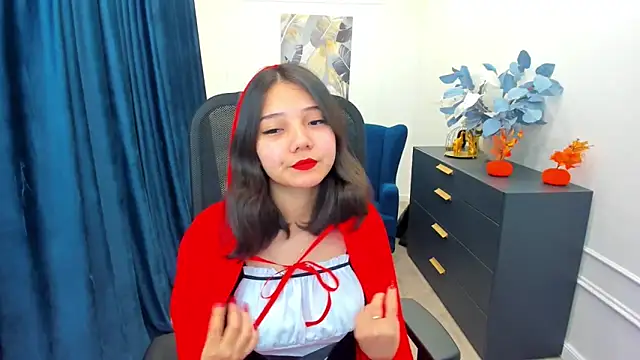 ElliVensda online show from October 16, 2025, 7:48 pm