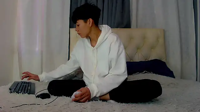 SemerHott online show from September 17, 2025, 1:46 pm