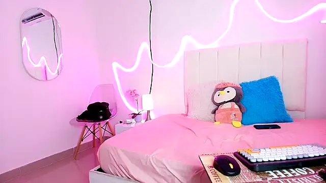 iiamsara online show from September 26, 2025, 4:33 pm