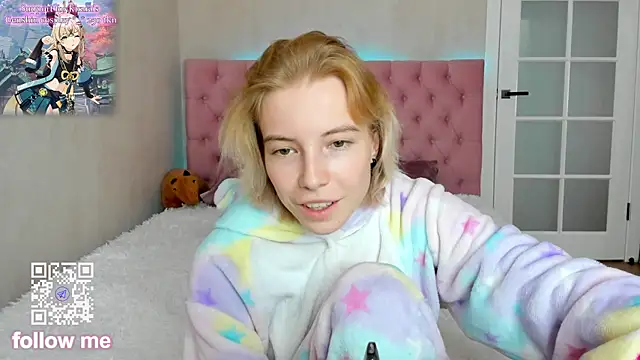 Pink Lila18 online show from October 27, 2025, 8:40 am