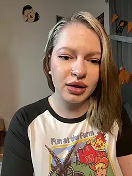 Mia Kamp online show from October 29, 2025, 8:21 pm