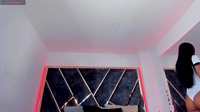 SusanaHenao online show from September 30, 2025, 7:08 pm