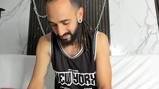 Snapshot of Tatis__ chatting on February 6, 2026, 8:23 pm Tatis online show from February 6, 2026, 8:23 pm