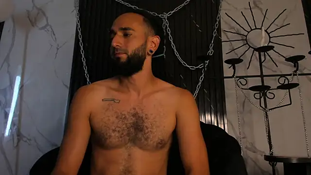 Snapshot of Tatis__ chatting on February 19, 2026, 7:43 pm Tatis online show from February 19, 2026, 7:43 pm