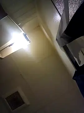 jizzyglizzy92 online show from March 20, 2026, 8:41 am