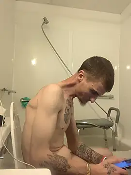 jizzyglizzy92 online show from April 19, 2026, 4:45 am