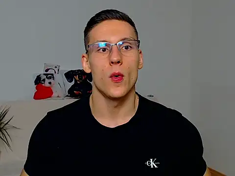 ZeinMiracles online show from October 20, 2025, 8:31 pm