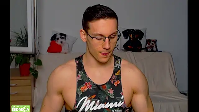 ZeinMiracles online show from February 28, 2026, 8:32 pm