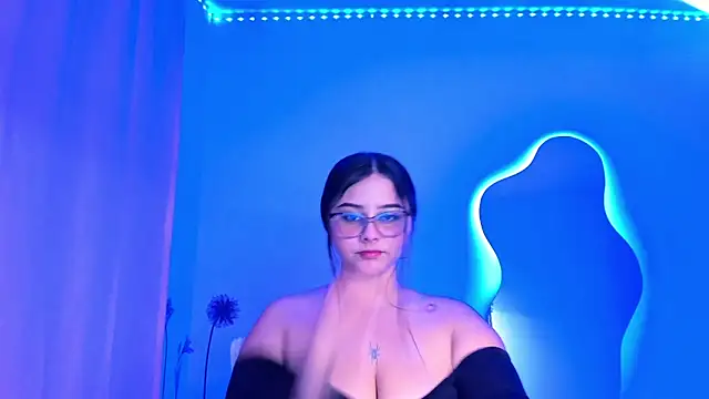 Snapshot of val_ferrer chatting on October 4, 2025, 4:43 am val ferrer online show from October 4, 2025, 4:43 am