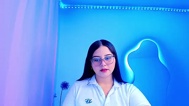 Snapshot of val_ferrer chatting on October 5, 2025, 12:53 am val ferrer online show from October 5, 2025, 12:53 am