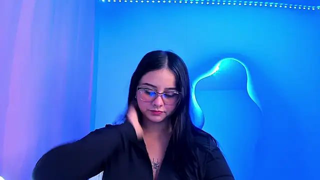 Snapshot of val_ferrer chatting on October 7, 2025, 11:13 pm val ferrer online show from October 7, 2025, 11:13 pm