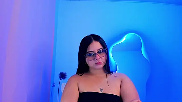 Snapshot of val_ferrer chatting on October 9, 2025, 5:05 am val ferrer online show from October 9, 2025, 5:05 am