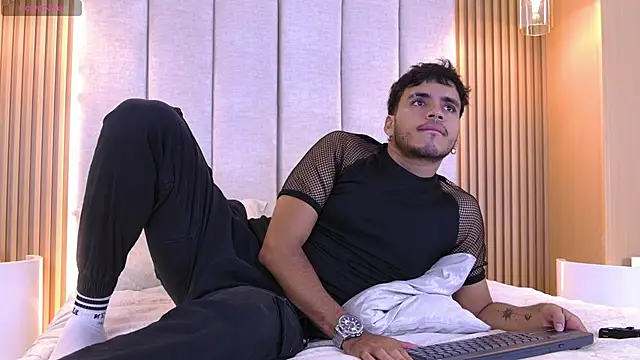 AlexanderJordan online show from October 4, 2025, 7:12 pm