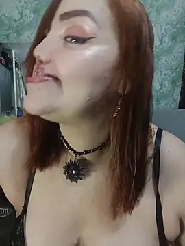 MayaLuna1 online show from February 4, 2026, 10:26 pm