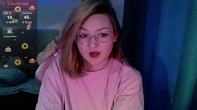 Snapshot of cute1stranger chatting on October 26, 2025, 6:30 am cute1stranger online show from October 26, 2025, 6:30 am