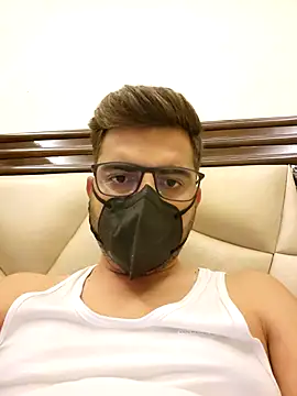 LoveGuruRA online show from September 12, 2025, 4:29 pm