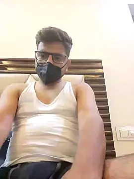 LoveGuruRA online show from September 19, 2025, 7:47 pm