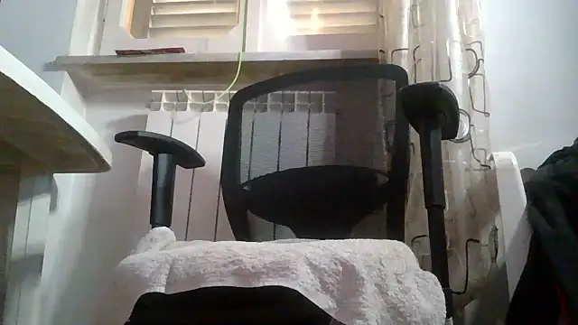 Snapshot of Giada47 chatting on March 3, 2026, 4:02 pm Giada47 online show from March 3, 2026, 4:02 pm