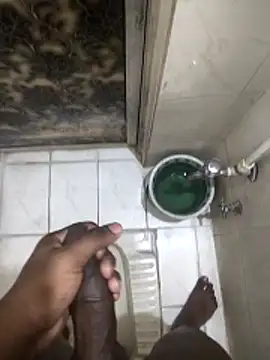 Leon hot33 online show from March 26, 2026, 10:15 pm