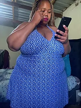 Snapshot of Curvycandy95 chatting on June 3, 2026, 6:38 am Curvycandy95 online show from June 3, 2026, 6:38 am