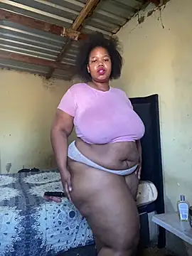 Snapshot of Curvycandy95 chatting on July 16, 2026, 7:03 am Curvycandy95 online show from July 16, 2026, 7:03 am
