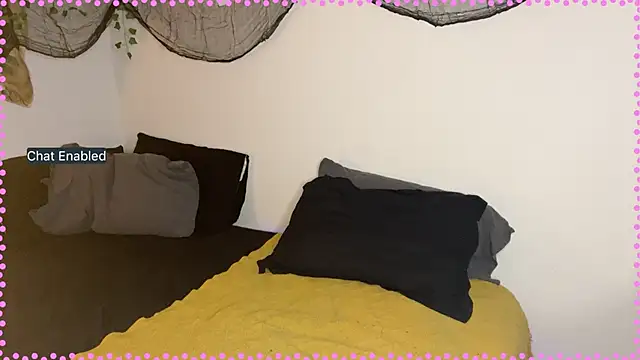 Trixie luv1 online show from February 11, 2026, 9:14 am