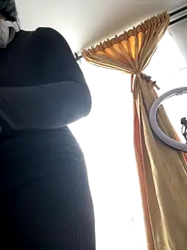 AlannaEvons online show from December 5, 2025, 3:09 pm