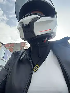 AlannaEvons online show from April 5, 2026, 9:12 pm